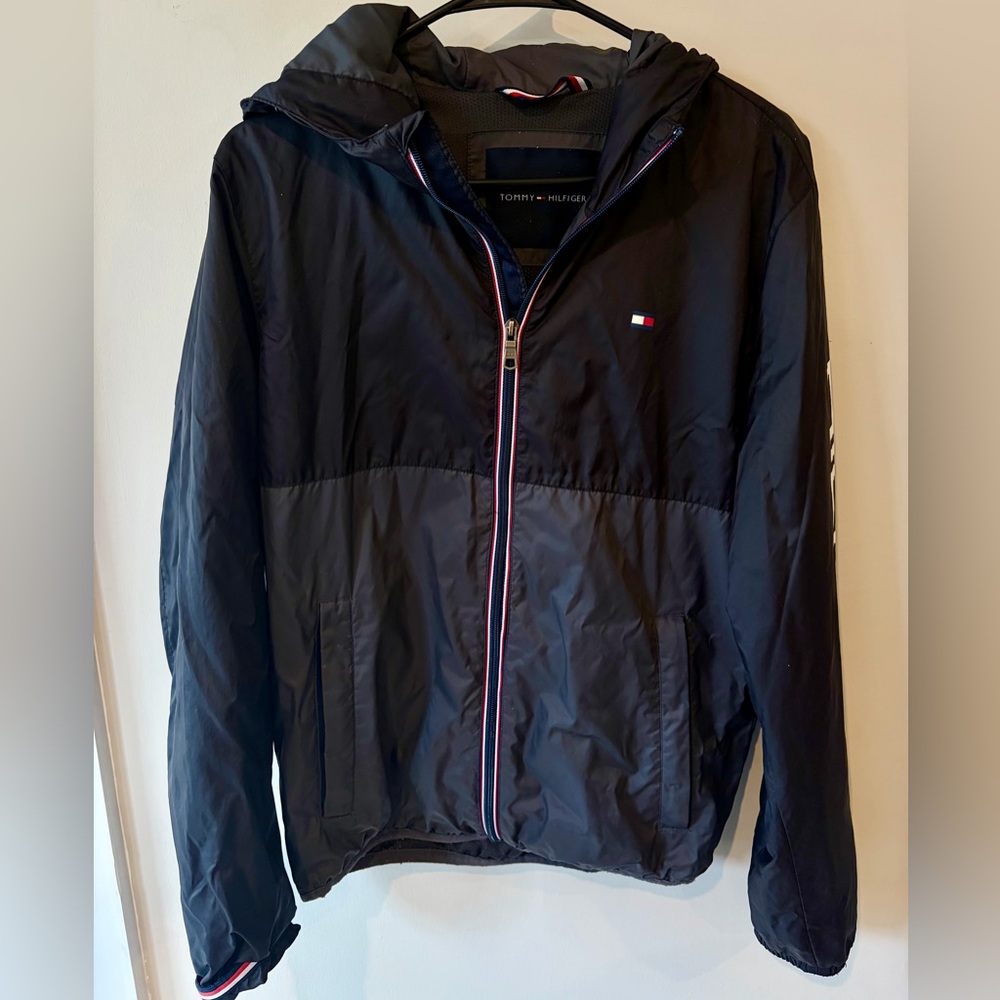 Tommy Hilfiger Black Hooded Windbreaker Jacket Men’s Small Lightweight Logo Zip